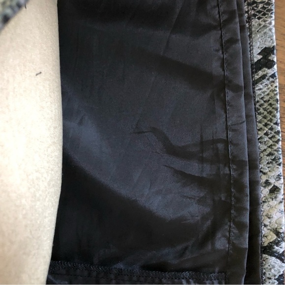 Gorgeous Snakeskin Print Faux leather skirt by Joe size 14 - Picture 5 of 7